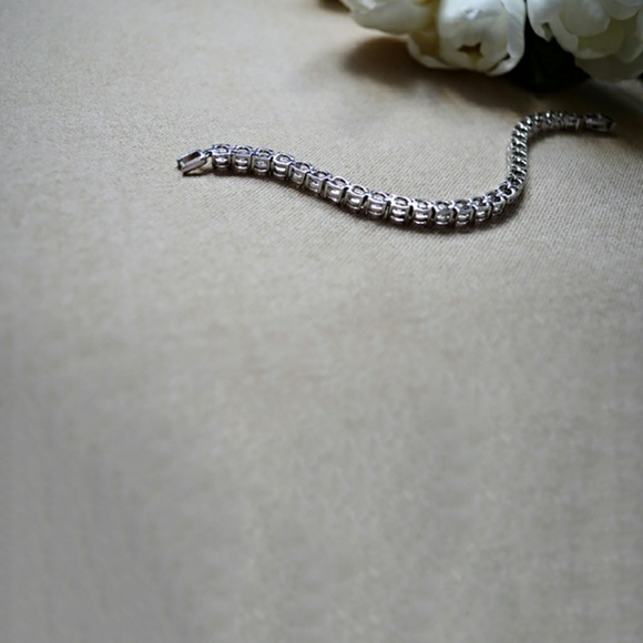 🎉HP🎉 🔥Sale🔥 Cubic Zirconia Tennis Bracelet - Picture 8 of 8